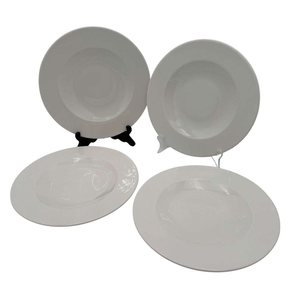 Wedgwood Dinner Plates in Vogue Pattern Set of 4; 10 5/8"
